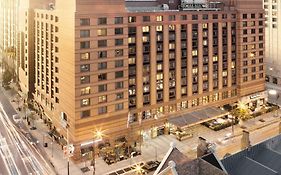 Hilton Embassy Suites Chicago Downtown